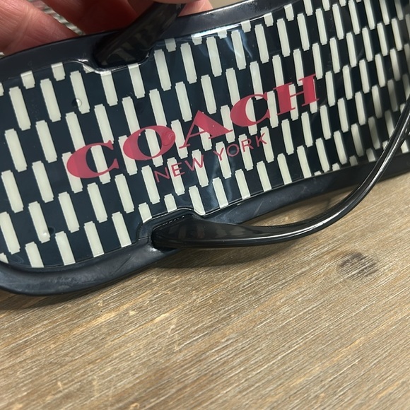 Coach New York Landon Gold Bow Thong Flip Flop Sandal Women Size 6 - Picture 9 of 17